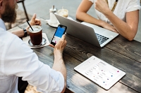 La néobanque Revolut va proposer à l'achat le Ripple et le Bitcoin Cash