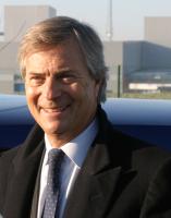 Vincent bolloré continue de ramasser des titres