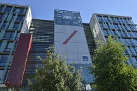 AXA
