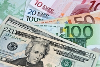 L'euro au plus bas depuis près de 3 ans face au dollar