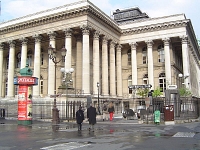L'indice parisien termine stable lundi vers les 3 667 points