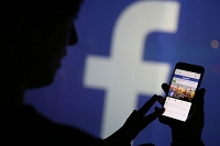 La chute du titre Facebook s'intensifie lundi