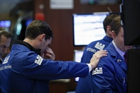 Plombé par Apple, le Nasdaq Composite perd près de 3%