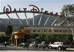 Deux hauts dirigeants de walt disney échangent leurs postes