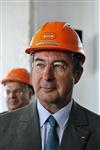 Bouygues table sur un nouveau recul de ses ventes en 2010