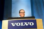 Volvo vise une reprise progressive, renault n'est pas vendeur