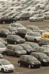 Renault et peugeot voient une rechute des ventes en 2011