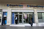 Crédit agricole dit examiner plusieurs offres pour emporiki