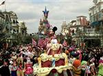 Euro disney reste soutenu par les spéculations de rachat