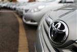 Toyota triple son bénéfice au 2e trimestre, prévisions relevées