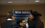 Le rythme des créations d'emplois fléchit en décembre aux USA