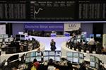 Les marchés européens progressent à mi-séance