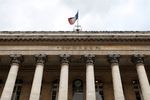 Les Bourses européennes débutent sur une note prudente