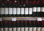 L'Australien Treasury Wine étudie une offre améliorée de KKR