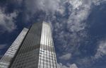 La BCE se tient prête à de nouveaux ajustements, dit Draghi