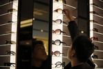 Kering créé une entité dédiée aux lunettes