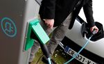Le marché de la voiture électrique stable en 2014 en France