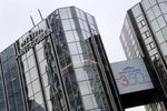 Saint-Gobain exclut de fusionner ses activités mortier avec Sika