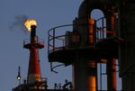 Le Brent passe sous les 50 dollars, au plus bas depuis mai 2009