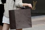 LVMH freiné par Louis Vuitton et porté par le cognac