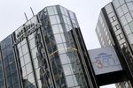 Saint-Gobain abaisse ses prévisions pour cette année