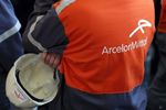 ArcelorMittal revoit en baisse sa prévision de bénéfice 2015