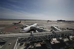 Les privatisations des aéroports de Nice et de Lyon en février