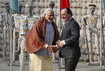 Hollande en Inde espère trouver un premier accord sur les Rafale