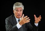 Publicis a mieux fini 2015 que prévu, prudence pour 2016