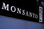 Monsanto rejette l'offre améliorée de Bayer sans fermer la porte