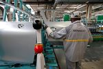 Appel syndical à des débrayages dans l'usine de Renault à Flins