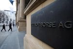 Les Bourses européennes orientées timidement dans le vert à mi-séance