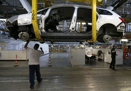 Londres s'inquiète des discussions GM-PSA sur Opel et Vauxhall