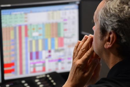 Les Bourses européennes en baisse à mi-séance
