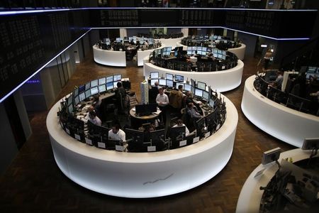 Les Bourses européennes finissent dans le rouge