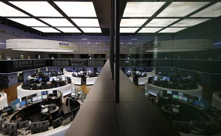 Les Bourses européennes dans le rouge à mi-séance