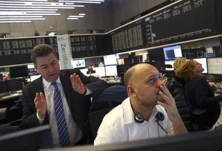 Les Bourses européennes dans le vert à mi-séance, Wall Street attend l'emploi