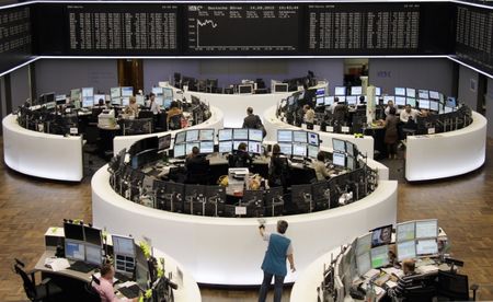 Les Bourses européennes varient peu dans les premiers échanges