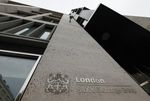 Les Bourses européennes sont hésitantes à mi-séance