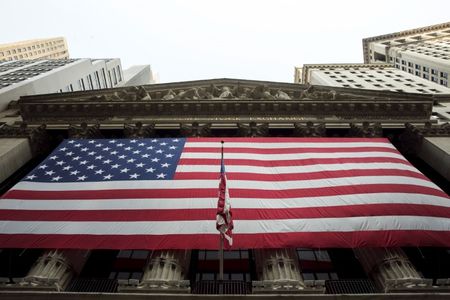 La Bourse de New York ouvre sans grand changement