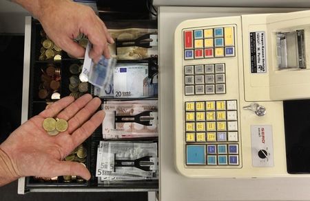 Marché : Les trois quarts des paiements effectués en espèces en zone euro