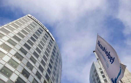PPG se dit prêt à parler des objections d'Akzo Nobel à son offre