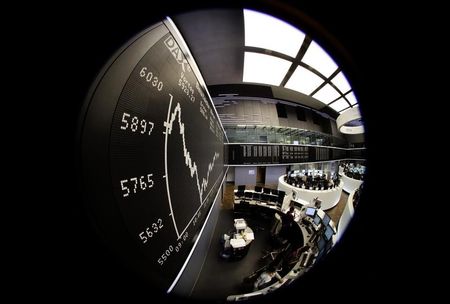 Les Bourses européennes hésitantes, yen et emprunts d'Etat recherchés