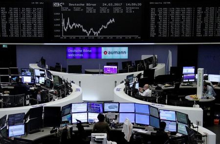 La réforme fiscale aux USA soutient les actions et le dollar