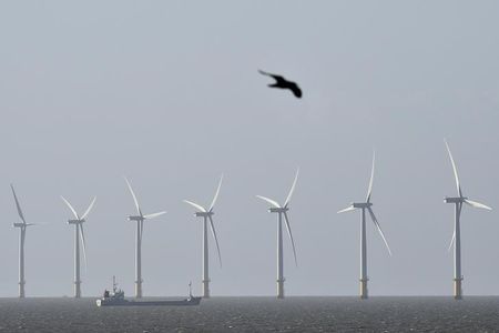 Les éoliennes EDF en mer au large de Saint-Nazaire contestées