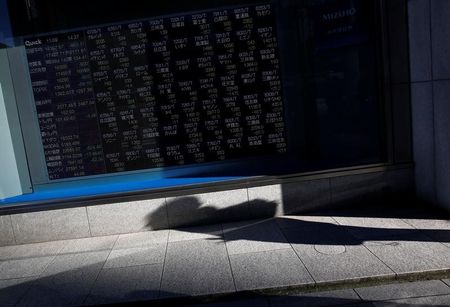 Tokyo : Le Nikkei à Tokyo finit en hausse de 2,31%