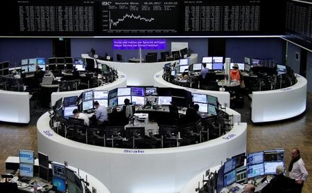 Les marchés actions piétinent, le pétrole s'envole
