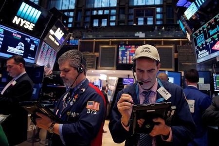 Wall Street ouvre en baisse, pénalisée par les résultats