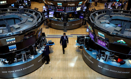 Wall Street en hausse, le dollar plie encore