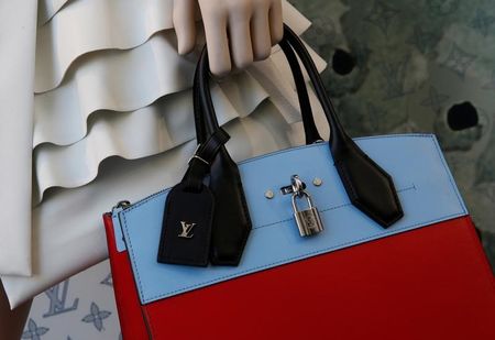 Le marché mondial du luxe vu en hausse de 2% à 4% en 2017, selon Bain
